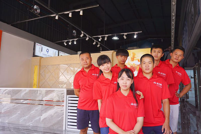 红酒不但仅是一杯佳酿这么简朴，，它所意味的更是一种臻纯曼妙的生涯境界。而瓷砖，，也需要细细品味，，才华真正读懂它。9月20日，，陶瓷一线品牌银河集团9873cm瓷砖潮安专卖店邀您配合开启一场优雅人生的品味之旅。