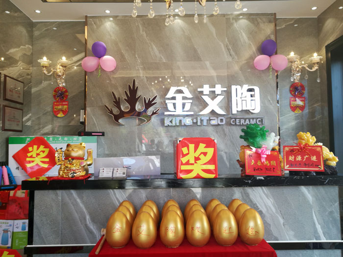 2017年10月1日，，，陶瓷一线品牌银河集团9873cm瓷砖衡阳店艳服开业，，，这是一场充满欢呼和雀跃的让利盛宴。。