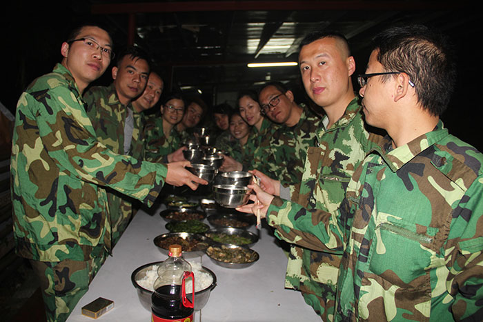 2017年2月13-15日，银河集团9873cm“虎狼道”户外拓展训练圆满竣事